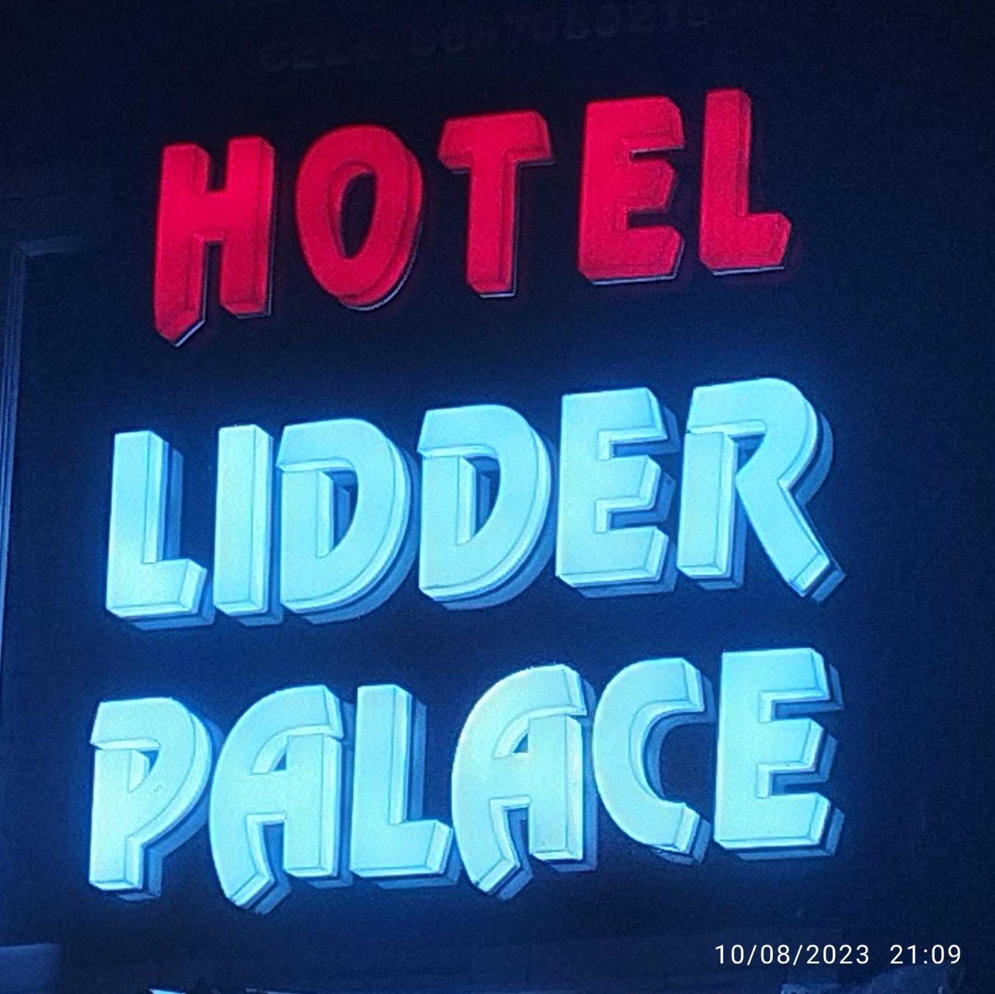 Hotel Lidder Palace Pahalgām Exteriör bild